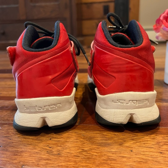 Nike Lebron red leather basketball sneakers. Size 7Y. Fits like women’s size 7. - Picture 4 of 6